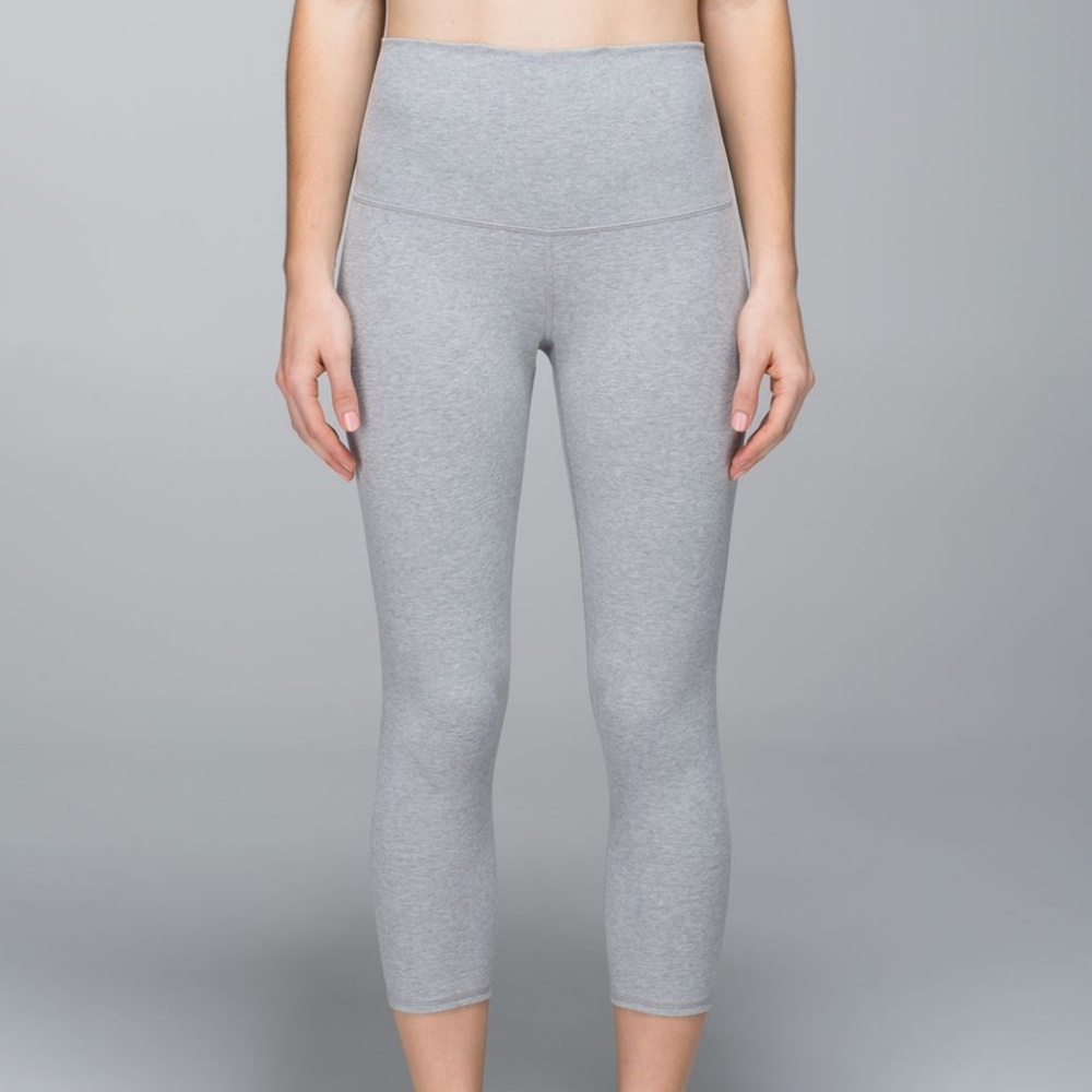 Lululemon Grey Wunder Under leggings size 4